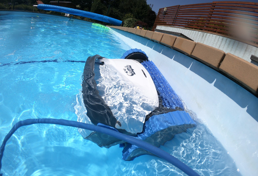 Dolphin S300 bazénový vysávač